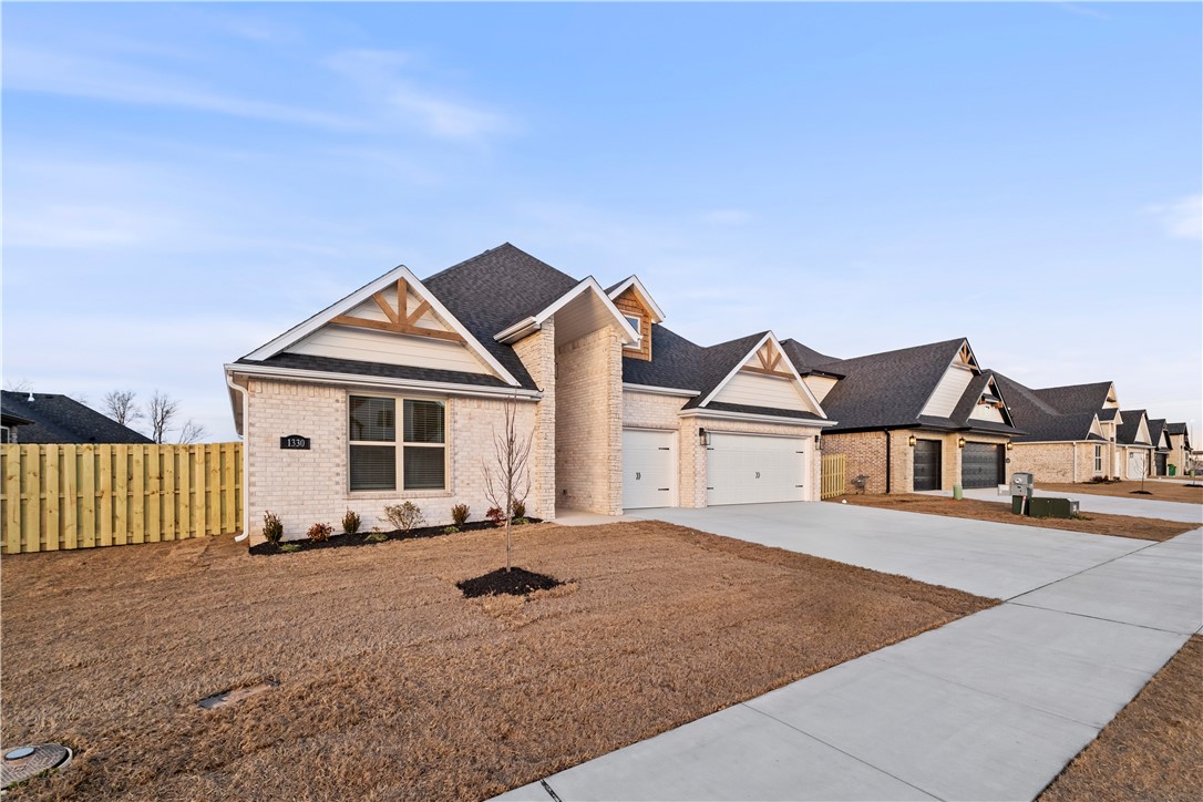 DIAMOND ESTATES PH V-CENTERTON - Residential