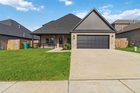 Photo of 811 Ann Place, Centerton, AR 72719 (MLS # 1351200)