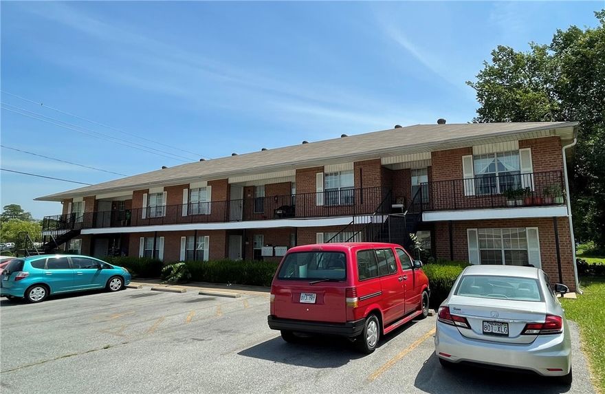 • 10-unit complex, 100% occupied in downtown Springdale; hard corner on busy thoroughfare
• All Units are large 2-bed 1-bath units with supplied washer & dryer 
• Walkable to “Emma Entertainment District” and newly designed George Luther Park
• Located on the intersection of Berry Street and Huntsville Ave, traffic count of ~20k cars daily
• Less than a half mile from multiple Tyson corporate office locations. 
• Next door renovated property achieving $1200 rents on similar 2/1 units.
• Individually metered for water, gas, and electric. All utilities are paid by tenants