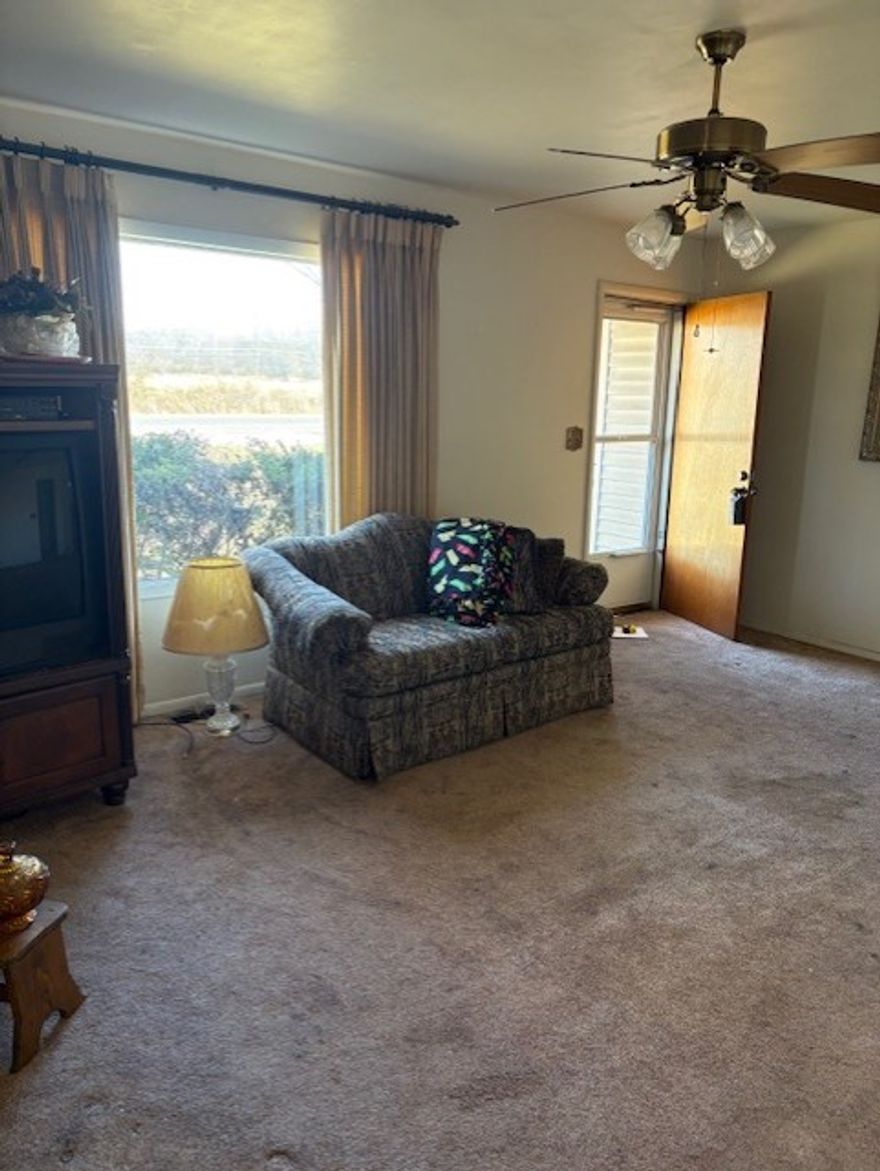 Opportunity awaits on +/- 3.16 acres just off Hwy 59 in Siloam Springs. This 3-bedroom, 2-bath home offers approximately 1,926 sq ft. If you are looking for land and still close to town, this is for you! Schedule your showing today.