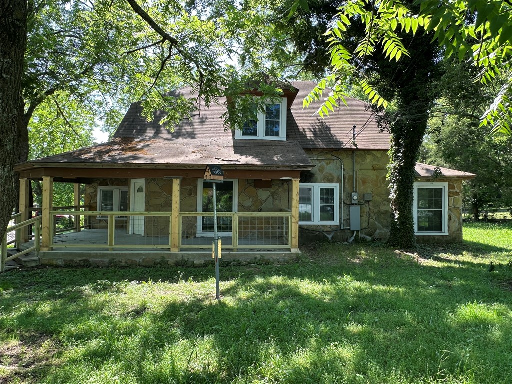Beautiful Historic Rock home right off the square in Downtown Lincoln, AR. This two story home could be the cozy spot you're looking for. What a great home this will make for the right buyer looking for lots of room to stretch out in. This home is priced incredibly well and it will soon sell. Come see the updates and answer the questions for yourself. Please don't miss the opportunity to come look at this gem in Lincoln, AR.