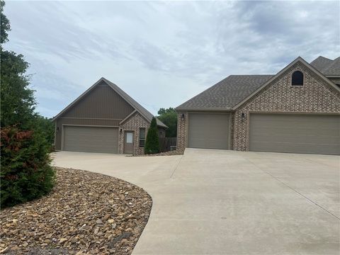 Photo of 33 Ledbetter Lane, Bella Vista, AR 72715 (MLS # 1352762)
