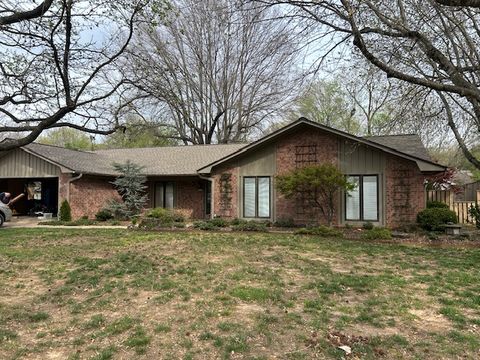 Photo of 2842 N Stanton Avenue, Fayetteville, AR 72703 (MLS # 1340764)
