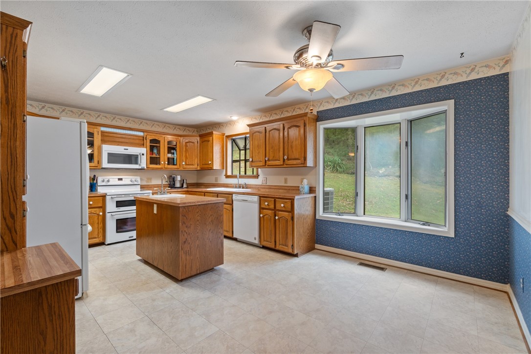 Unit 7 Holiday Island - Residential