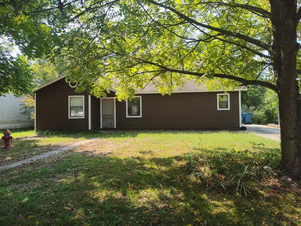 3 bed 2 bath home being sold "AS-IS, No Repairs" to settle estate. Great potential in this fixer upper. Perfect investment opportunity.