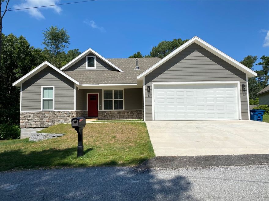 NEWER BUILT- 3 bedroom 2 bathroom home. Full appliance package (to include refrigerator/washer/dryer) Kitchen offers island w/ electric & cabinets, gas stove/oven-runs off 100lb cylinders, ample cabinets.  Open concept to living room w/ gas fireplace. Large bedroom-split. Master Bedroom offers walk in shower/walk in closet. Private yard w/ deck overlooking wooded view. Quick access to Bella Vista amenities. No animals. Nonsmoking environment.