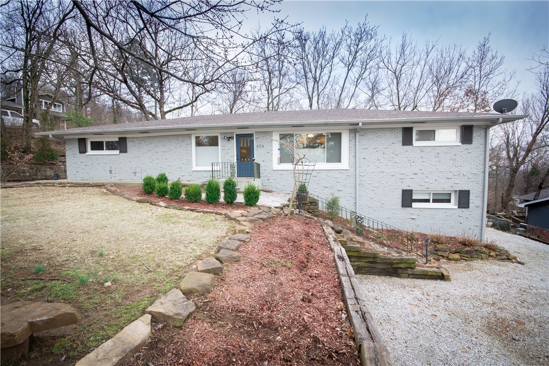 Sequoyah Mountain, Incredible Views, Many-Many living options. Back Deck with Awesome Back yard, Carport and Multiple Drive-ways.