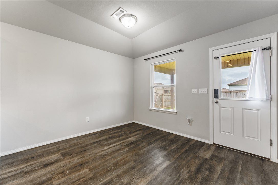 Lakewood Crossing - Residential Lease