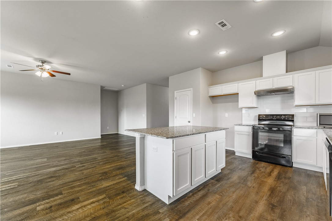 Lakewood Crossing - Residential Lease