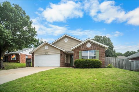 Photo of 1154 S Pepper Tree Lane, Fayetteville, AR 72704 (MLS # 1351726)