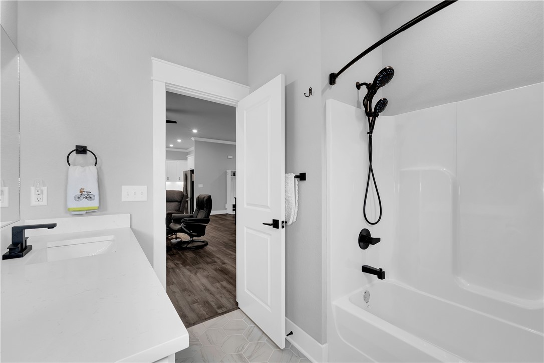 Lands End Sub Bvv - Residential