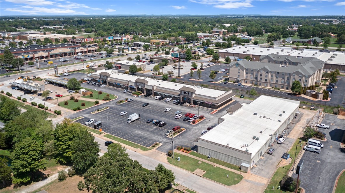 Kingston Centre Plaza - Commercial Lease