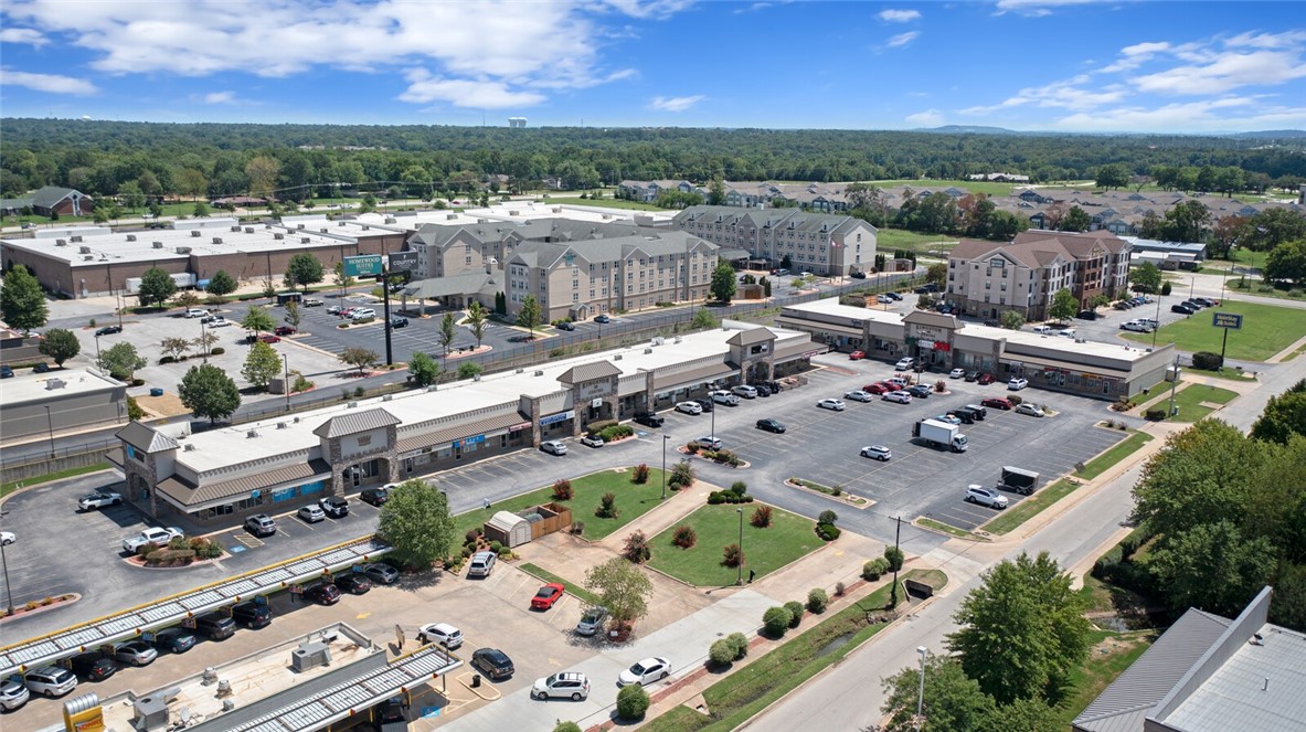 Kingston Centre Plaza - Commercial Lease