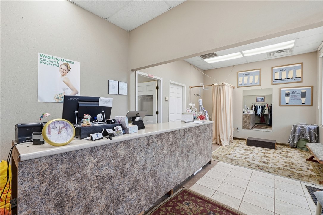 Kingston Centre Plaza - Commercial Lease