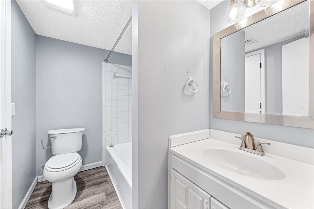 Townhouse Tct 3 A/K/A Drake Court Bvv - Residential