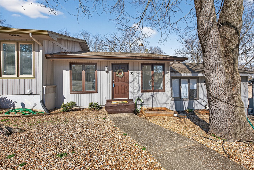 Townhouse Tct 3 A/K/A Drake Court Bvv - Residential