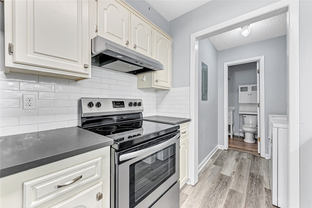 Townhouse Tct 3 A/K/A Drake Court Bvv - Residential