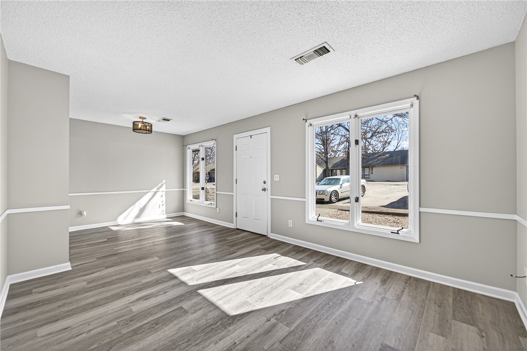 Townhouse Tct 3 A/K/A Drake Court Bvv - Residential