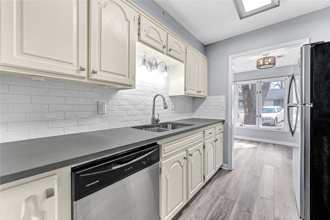 Townhouse Tct 3 A/K/A Drake Court Bvv - Residential