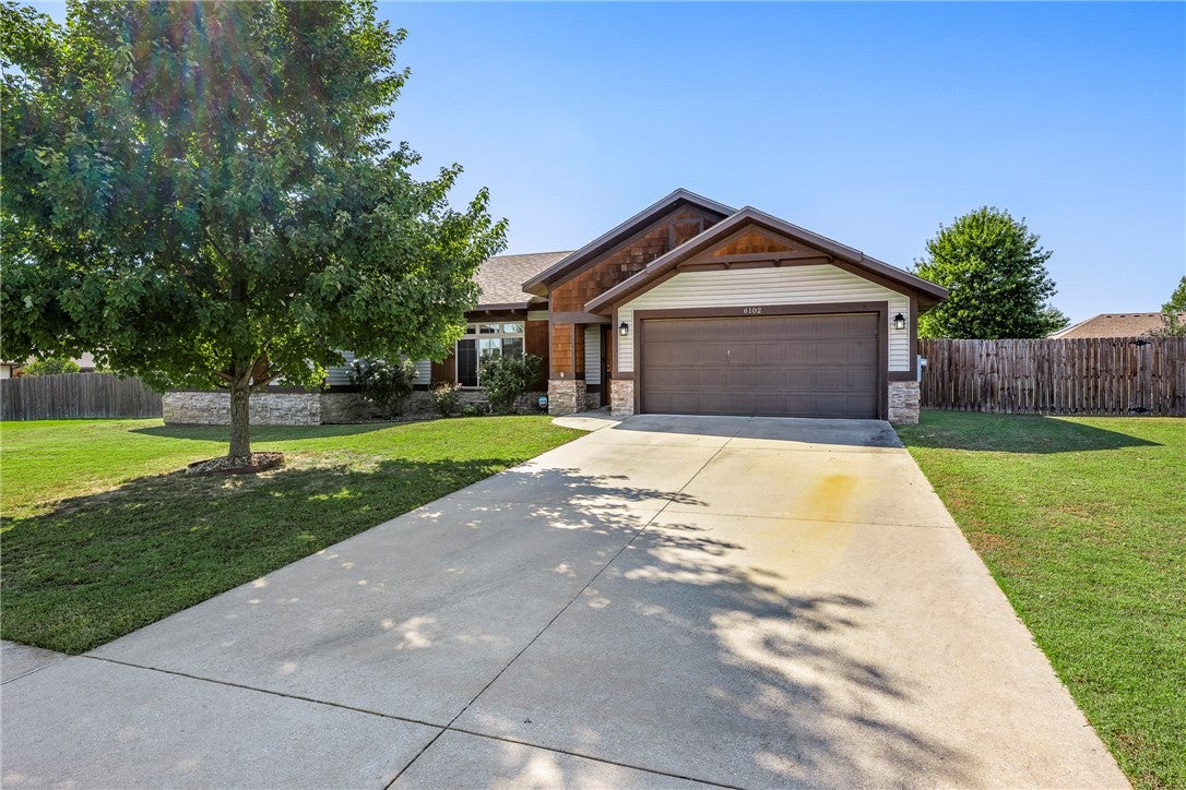 6102 SW Thorney Cove