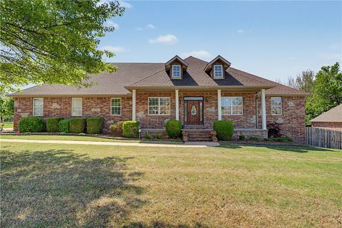 Photo of 937 Aylesbury Lane, Cave Springs, AR 72718 (MLS # 1343072)
