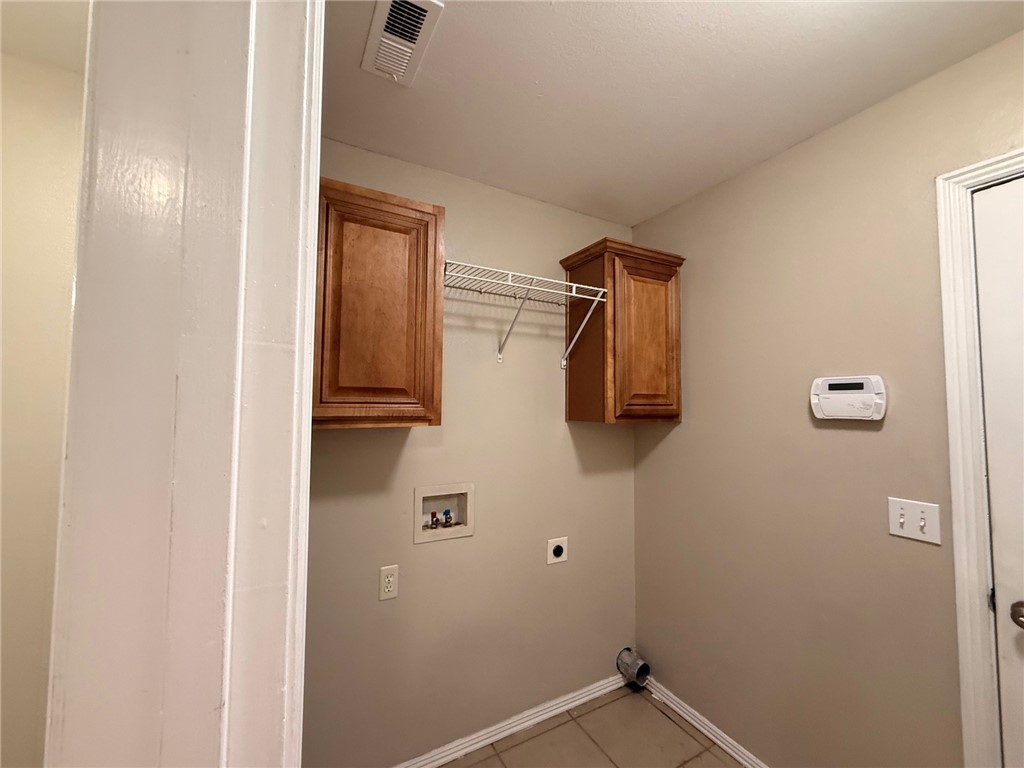 Rollers Ridge Sub Rogers - Residential Lease