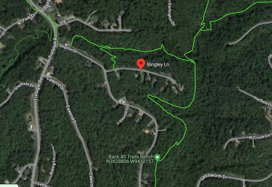 Right off of the Back 40, Flo Ride, Skip Town, Taylor Homestead. Enjoy everything that Beautiful Bella Vista has to offer! 8 golf courses, 7 lakes, clubhouses, Pools, Natural Walking trails with Waterfalls!