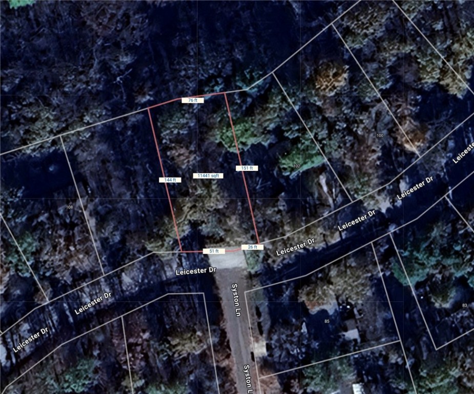 Enjoy all the amenities Bella vista has to offer. Build your dream home less than 5 min from the Kingswood Berksdale Golf course and Bella vista Country Club. Quiet and secluded building site ready for your home located just a short walk to Lake Ann. Water and electric at street.