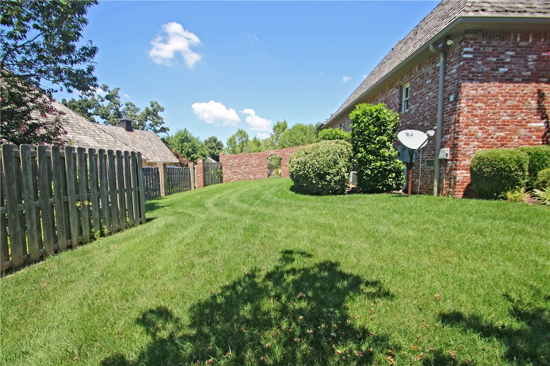 Pinnacle Golf & Cc Rogers - Residential