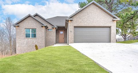 Photo of 94 Sherlock Drive, Bella Vista, AR 72715 (MLS # 1334152)