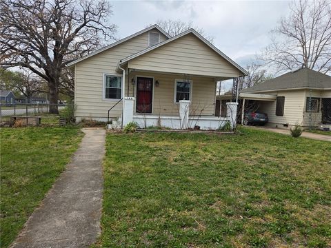 132 S McConnell Joplin MO 64801