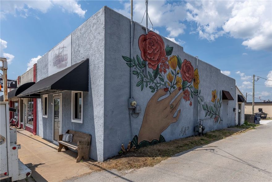 Prime commercial opportunity INCLUDED in the Entertainment District of downtown Rogers! This property offers excellent visibility, high traffic exposure, and convenient access to the vibrant Downtown. The building offers flexible space suitable for retail, office, restaurant, or mixed-use development. Inside you’ll find an open floor plan that is a blank canvas for your needs. Surrounded by thriving businesses, restaurants, and cultural attractions, this property positions your business for success. Whether you’re an investor looking for income potential or an owner-operator seeking a strategic location, 115 W Chestnut delivers unmatched opportunity in one of Northwest Arkansas’ fastest-growing downtowns.