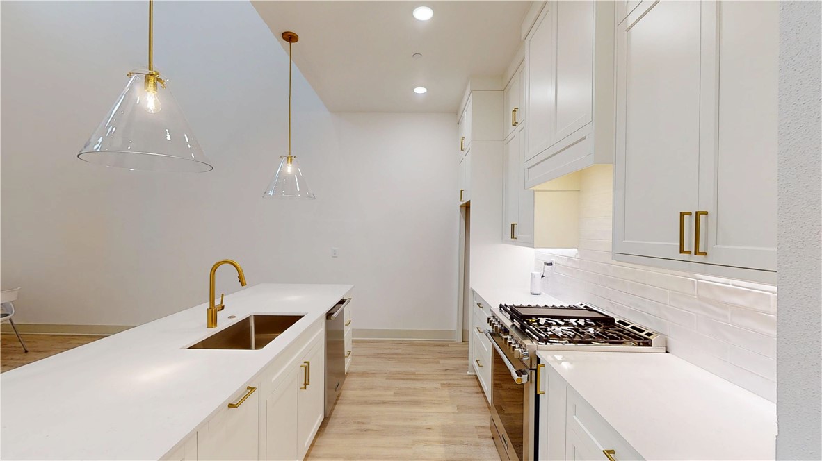 Bellview Place Rogers - Residential Income