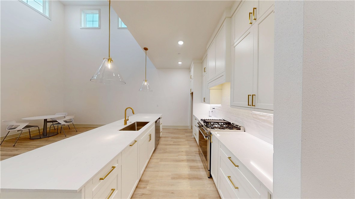 Bellview Place Rogers - Residential Income