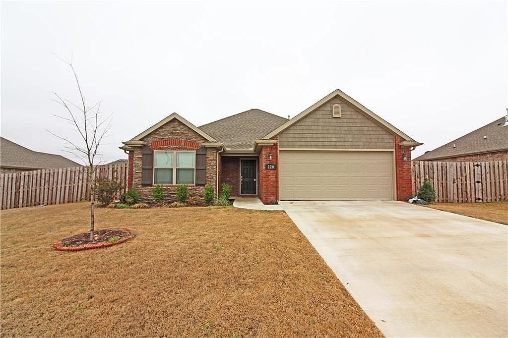 This 3 bed 2 bath all brick home is in practically new condition. It features wood floors in the living room, granite counter tops, stainless steel appliances, crown molding, ventless gas fireplace, fully fenced back yard and walk in closets.