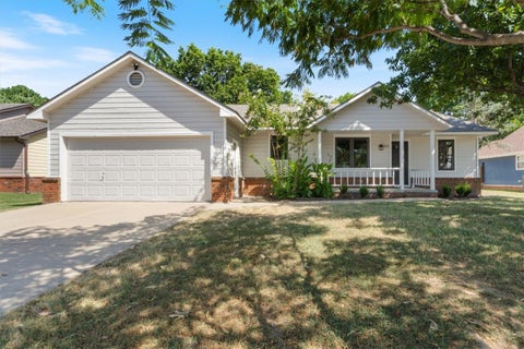 Photo of 203 Cordes Drive, Siloam Springs, AR 72761 (MLS # 1359016)