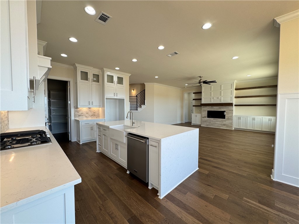 Crescent View - Residential