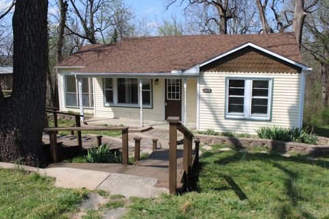 Photo of 305 E South Avenue, Harrison, AR 72601 (MLS # 1341065)