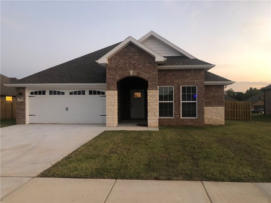 Absolutely beautiful 3 bedroom/2 bath home.   Fireplace in Living Room.  Open Floor Plan. Appealing lighting inside and out.   Relax in spacious Master Bedroom with Bath and large Master Closet.  Well kept home.  New paint.  Appliances include refrigerator, stove, microwave, and dishwasher.   Best of all it has a Fall Move In Special -- Half off your first month's rent.  You won't want to miss this one.