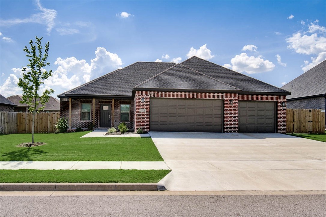 Check out this stunning home built in 2023! Enjoy the convenience of a 3-car garage and a spacious wood privacy fence, perfect for outdoor gatherings. Features include 3 cm quartz countertops, custom cabinets, and a large kitchen island. A gas range adds to the appeal of this beautiful kitchen. Step outside to the covered patio, great for relaxing evenings. Located down the street from the Pea Ridge High School, trails, and only 15 minutes from the new Walmart campus! This home offers a blend of comfort and convenience. Donāt miss your chance to make it yours!