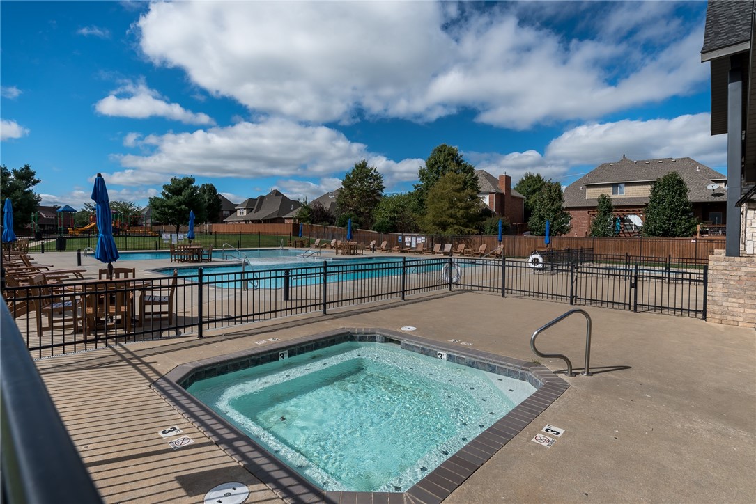 Lochmoor Club Sub Bentonville - Residential
