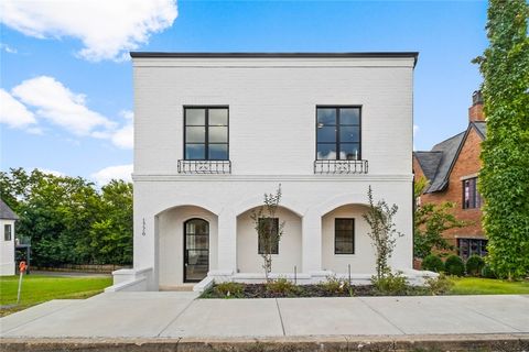 Photo of 1776 Clifton Avenue, Fayetteville, AR 72701 (MLS # 1322950)