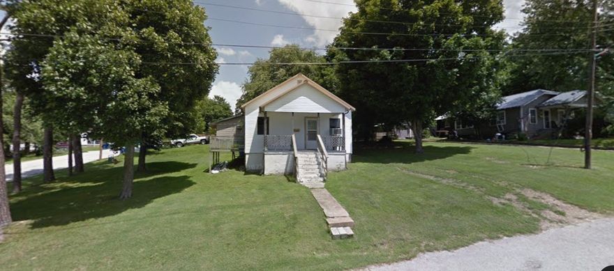 Nice 3br/1ba, 1048 sq ft home, close to the Harrison Square and Lake Harrison/Minnie Harris Park.