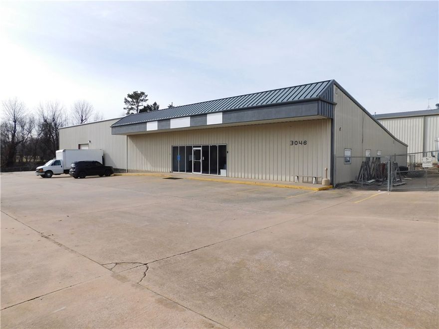 Income Producing- 9% Cap Rate 
Warehouse Space for Sale
Open Floor plan
1 Dock door- 1 Drive-in Door
Showroom Area
Large Lot with ample parking