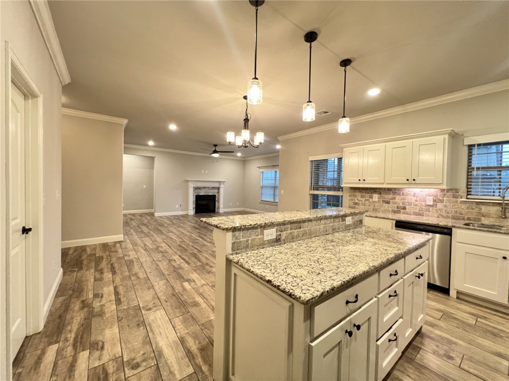 Oak Creek Springdale - Residential Lease