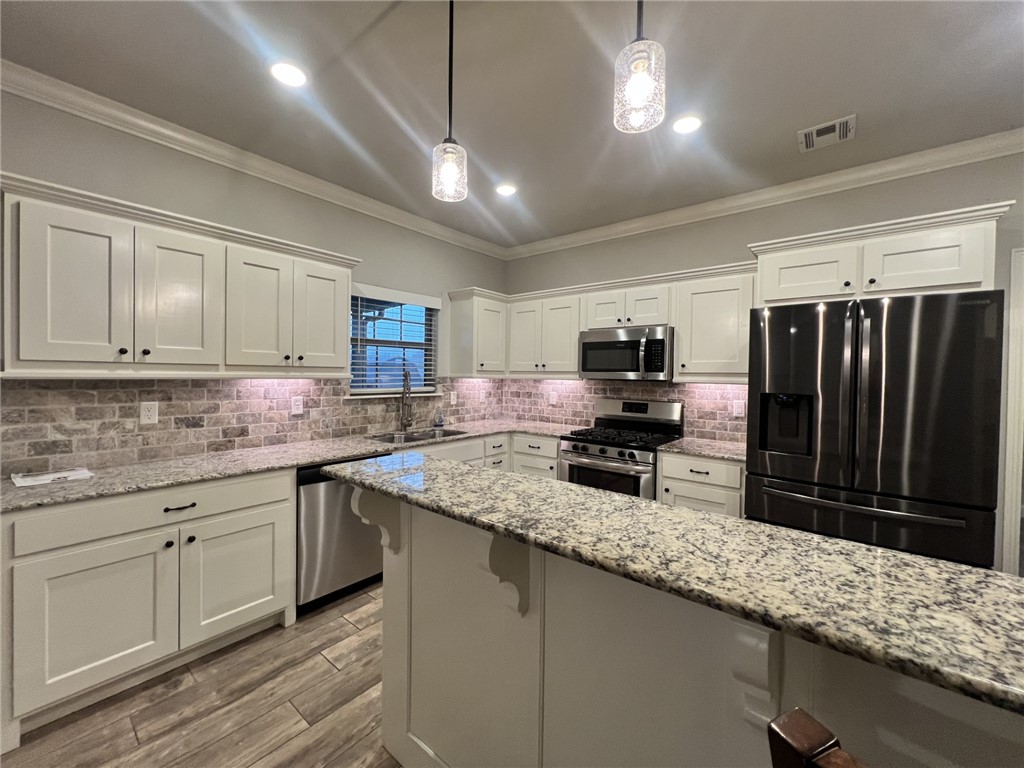 Oak Creek Springdale - Residential Lease