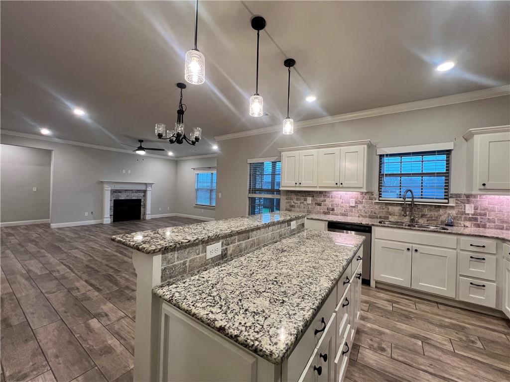 Oak Creek Springdale - Residential Lease