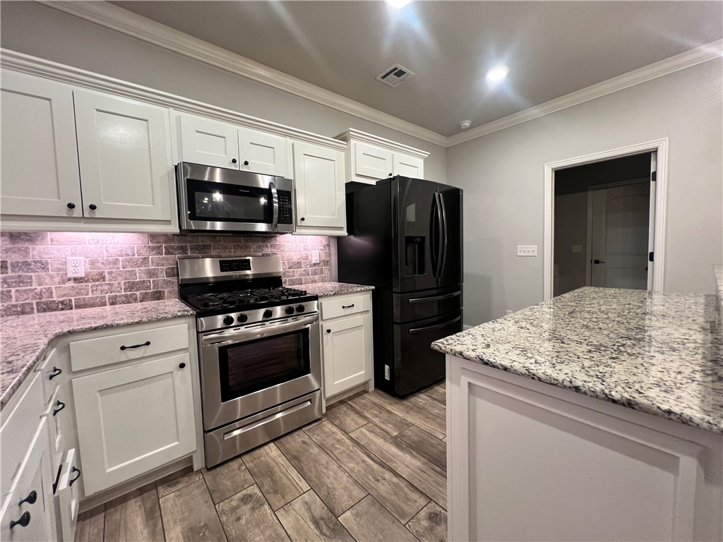Oak Creek Springdale - Residential Lease
