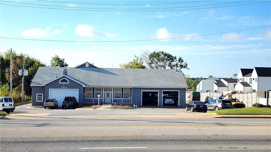Major road frontage with 27,000 traffic count. Prime location approx. 1 mile from l-49 as well as many national retail stores and local restaurants and businesses.