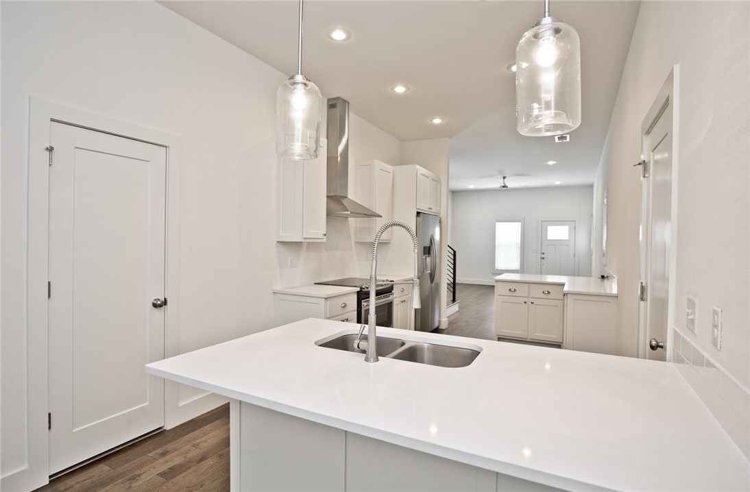 T J Hollands Sub Bentonville - Residential Lease